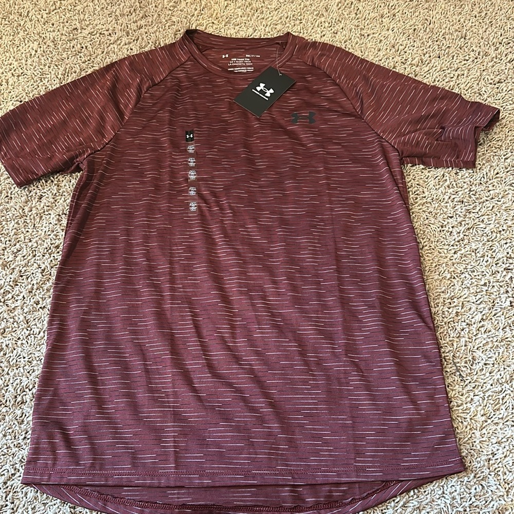 New with Tags Under Armour Mens T-Shirt